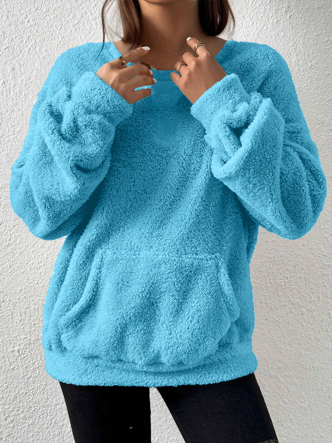 Damen Kuscheliger Teddy-Fleece-Pullover mit Kängurutasche – Mavelle
