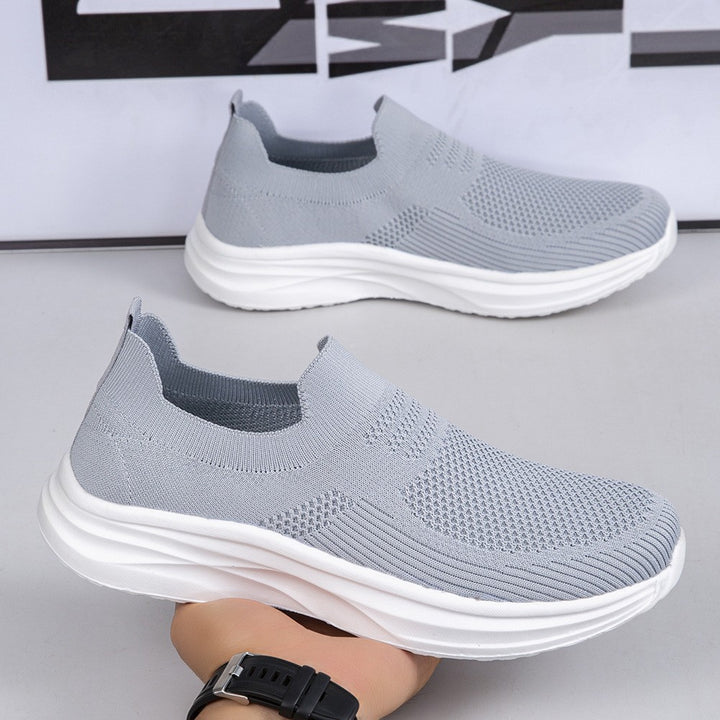 Damen nan gestrickter Sockensneaker mit stoßdämpfender Keilsohle und nahtlosem Slip-On Echo Archiv