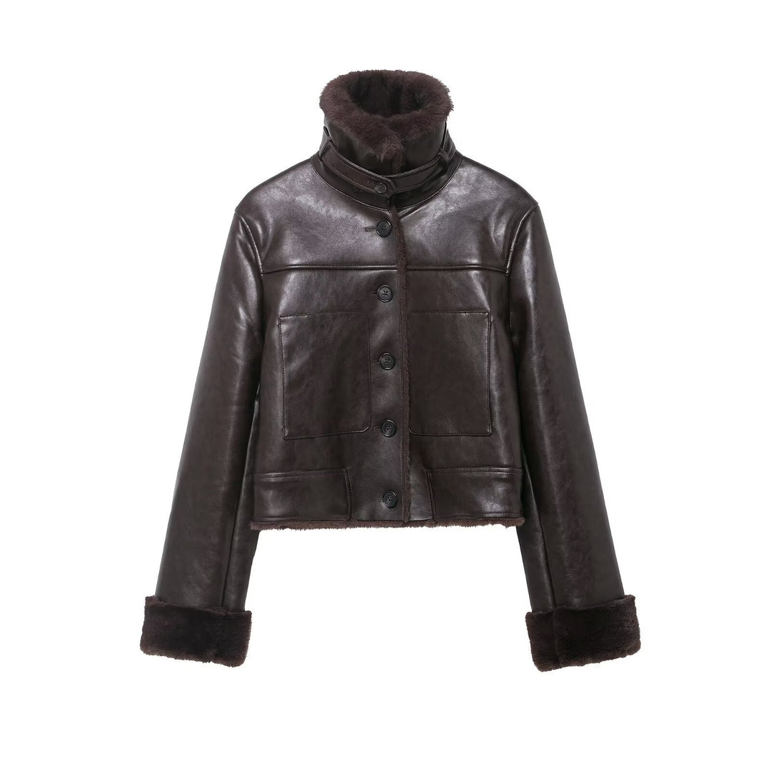 Damen Kurze Lammfelljacke im Vintage-Look mit hohem Stehkragen und aufgesetzten Taschen Echoarchiv