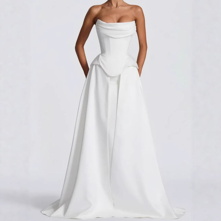 Damen Hochwertiges Brautkleid mit eleganter Drapierung und herzförmigem Ausschnitt Echo Archiv