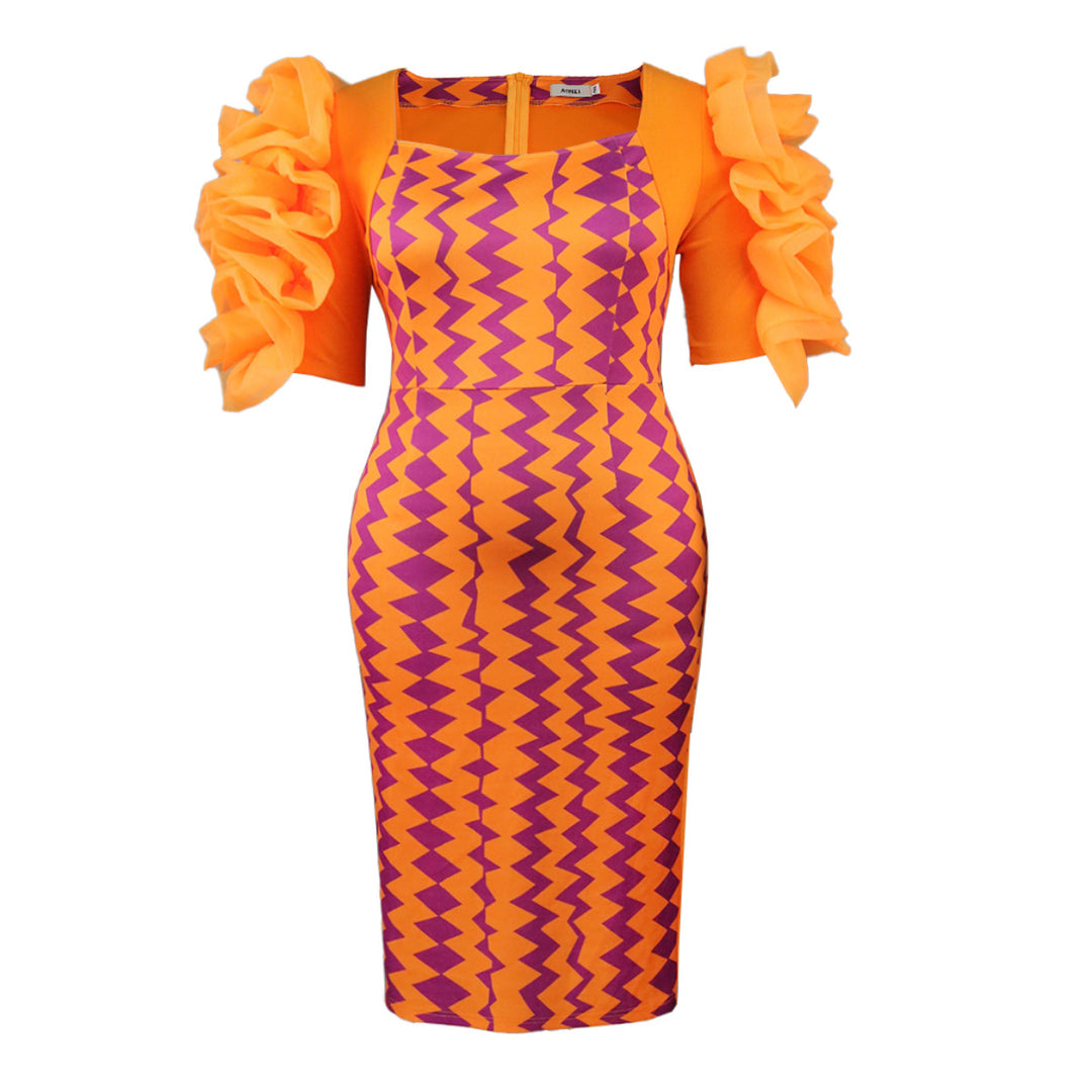 Damen figurbetontes Kleid mit auffälligen Rüschenärmeln und geometrischem Muster Echo Archiv