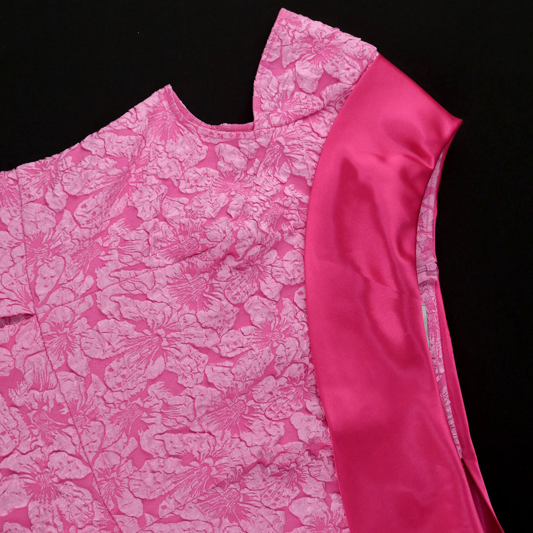 Damen Elegantes Kleid mit asymmetrischem Träger und floralem Muster Echo Archiv
