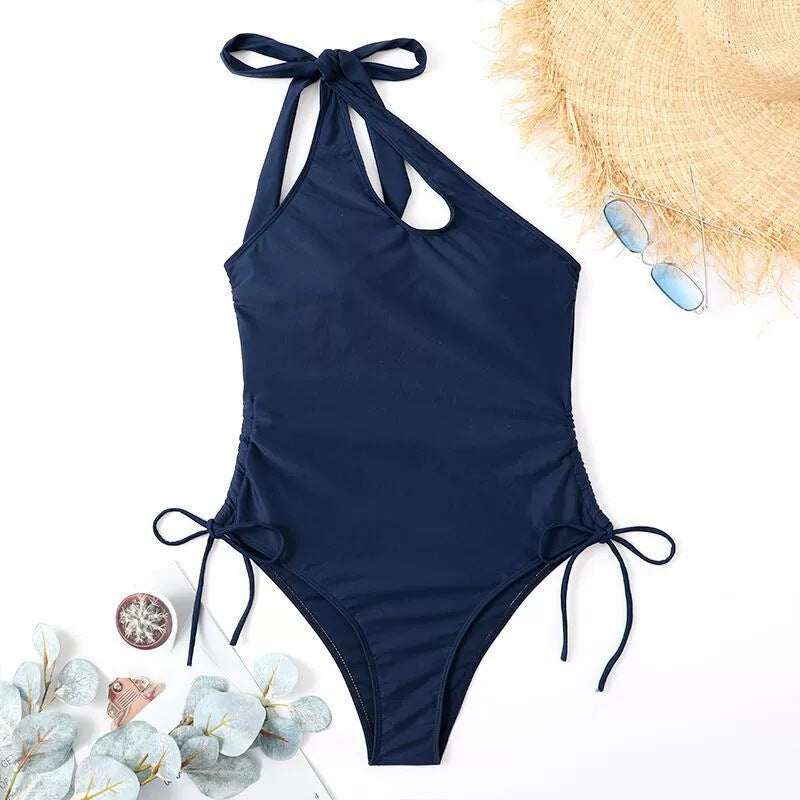 Damen Cut-Out Badeanzug mit hochgeschlossenem Design und verstellbaren Trägern Echo Archiv
