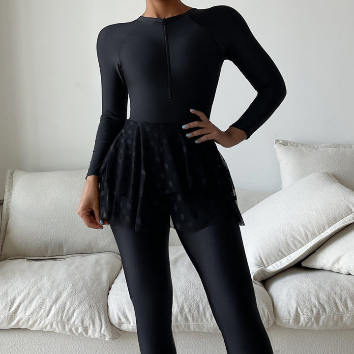 Damen Sportlicher Schwimmanzug mit schwingendem Rock Echo Archiv