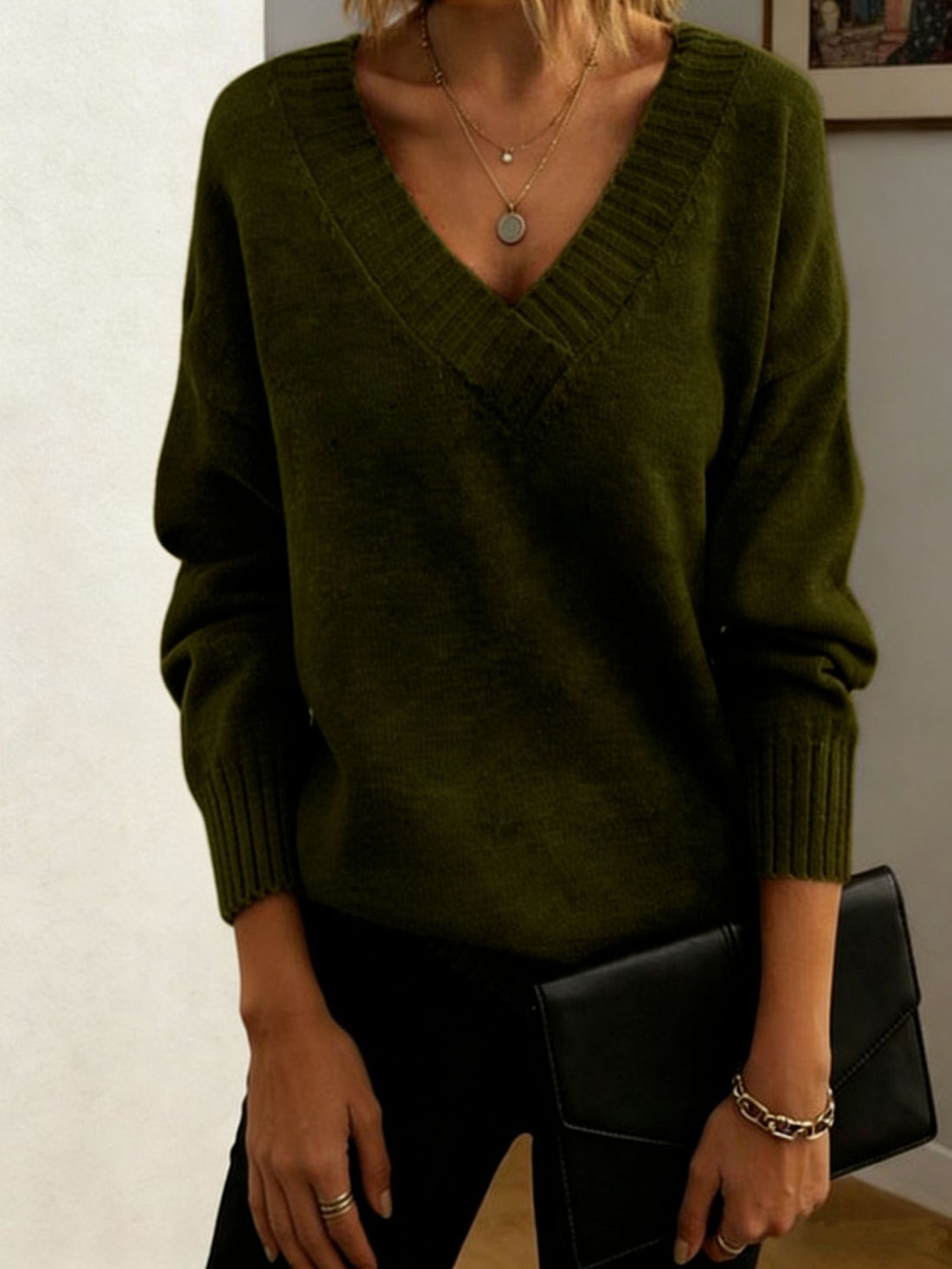 Damen Feinstrickpullover mit tiefem V-Ausschnitt und überschnittener Schulter – Mavelle