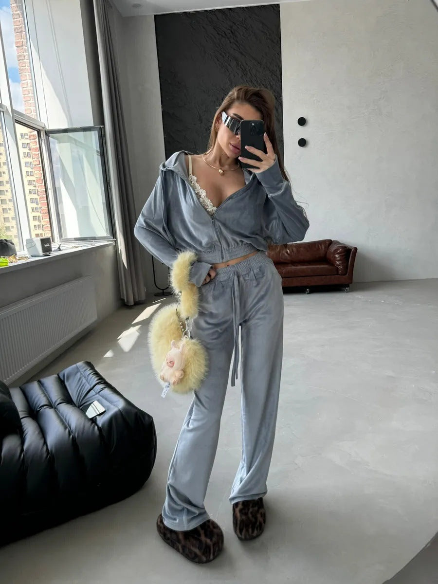 Damen luxuriöser Samt Zweiteiler Jogginganzug mit Cropped Reißverschluss und weiten Hosen – Auréline