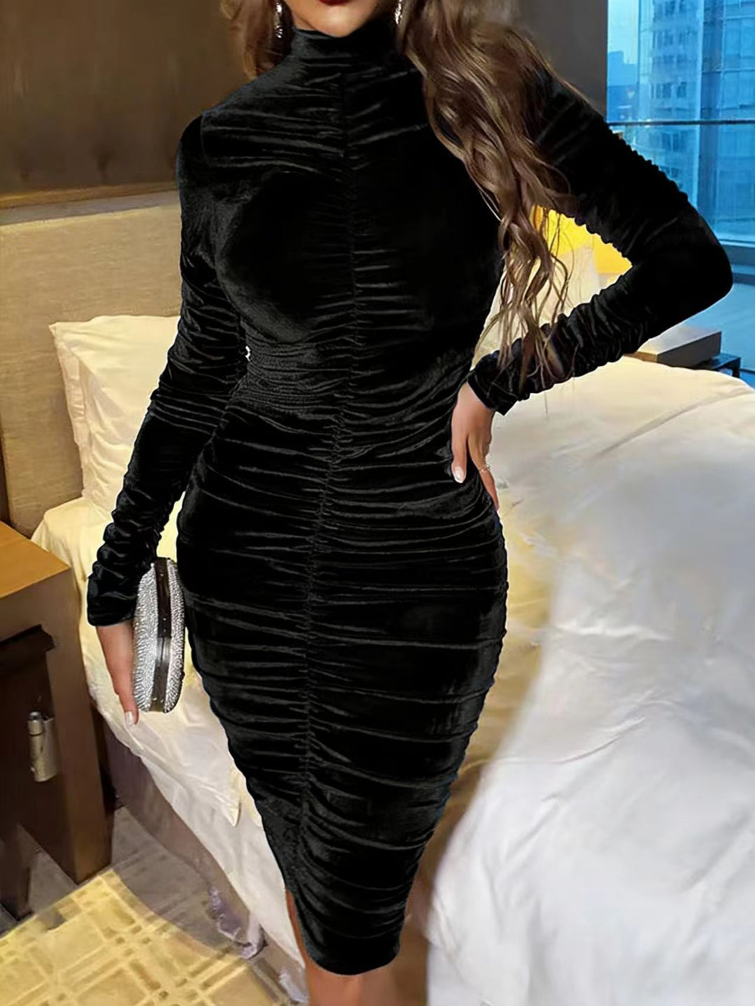 Damen Elegantes figurbetontes Samtkleid Echo Archiv