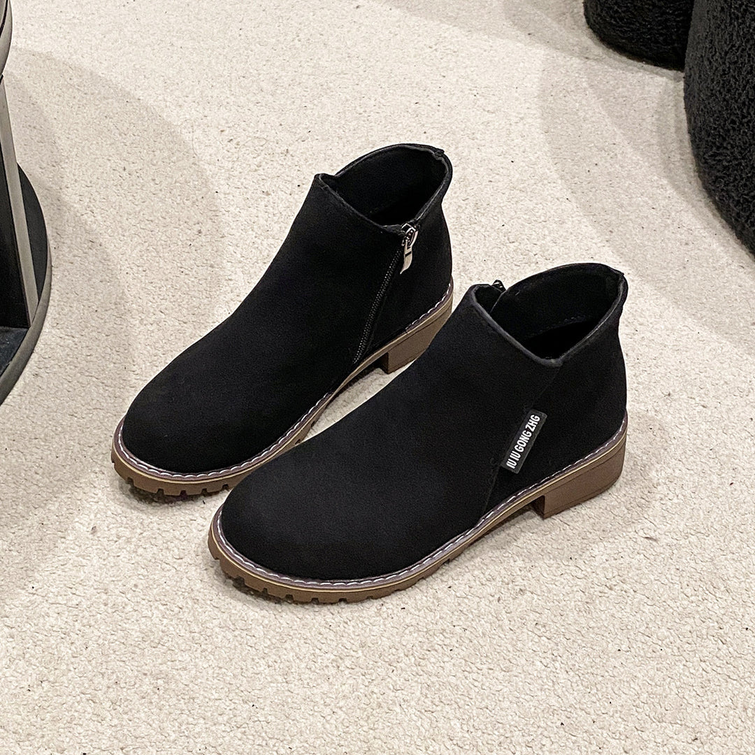 Damen nan kurze Reißverschluss-Stiefelette aus Veloursoptik mit profiliertem Traktorsohlensystem und gepolstertem Komfortfutter Echo Archiv