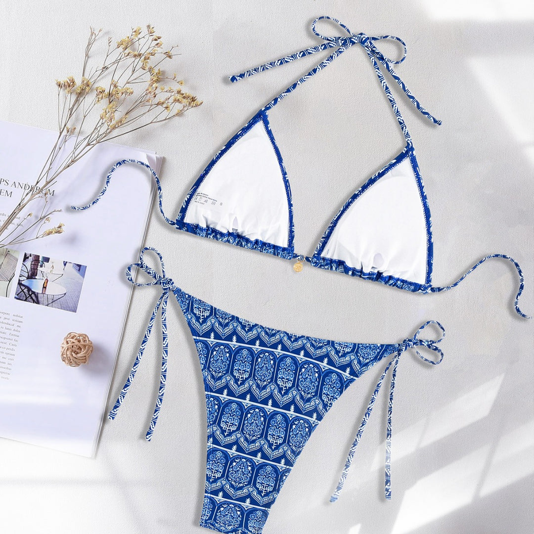 Damen Triangel-Bikini mit verspielt floralem Design und bindbaren Trägern Echo Archiv