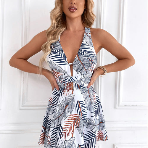 Damen Strandkleid mit raffiniertem Schnitt Echo Archiv