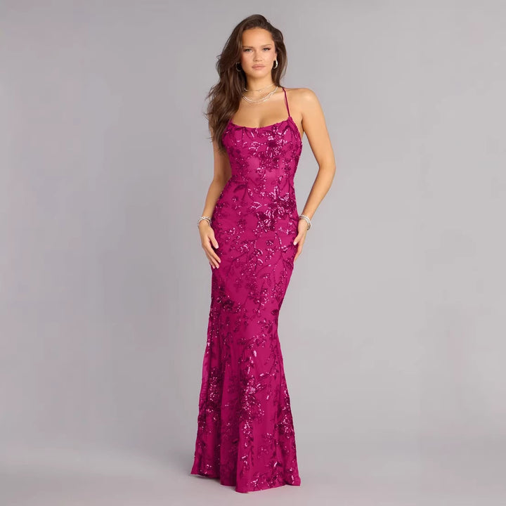 Damen Glamouröses Abendkleid mit funkelnden Pailletten Echo Archiv