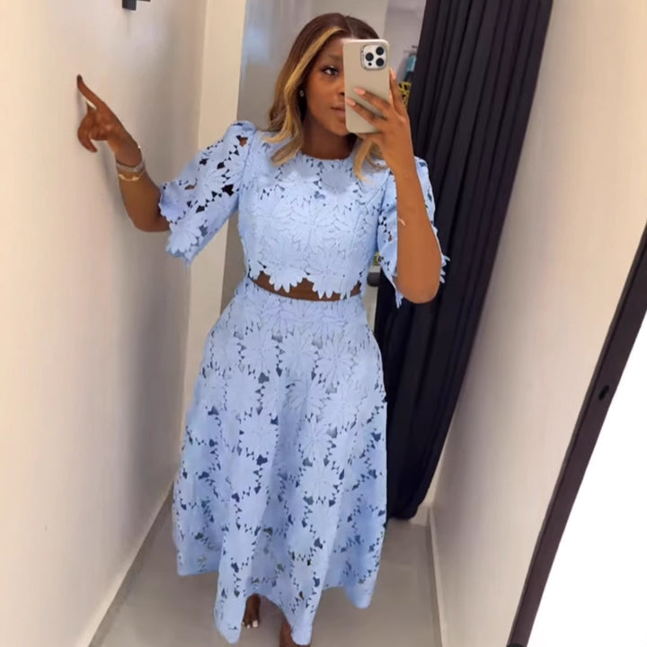 Damen nan zweiteiliges florales Spitzenkleid mit Midirock und kurzem Oberteil Echo Archiv
