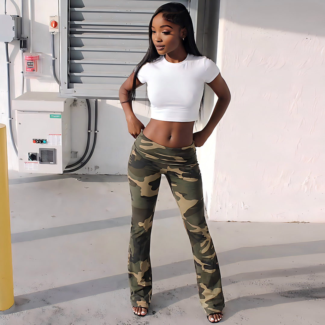 Damen Camouflage-Hose mit elastischem Bund und figurbetontem Schnitt Echo Archiv