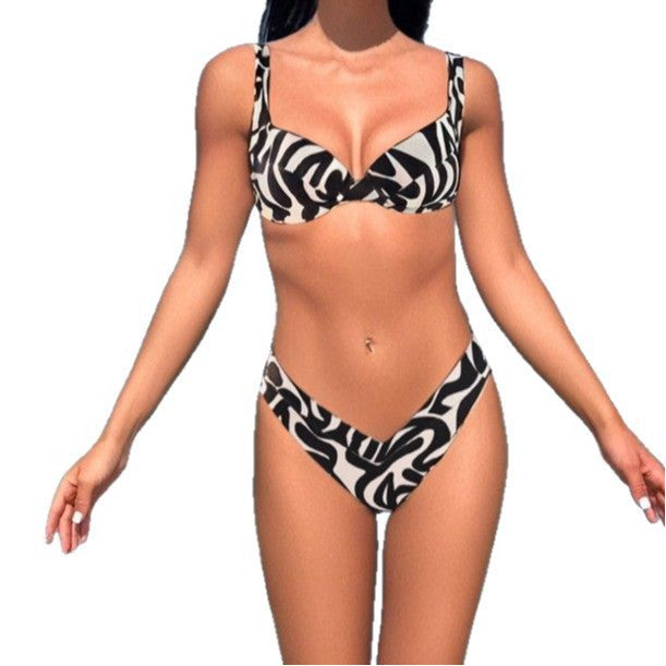 Damen Triangel-Bikini mit unterstützenden Polsterungen und modischem Muster Echo Archiv