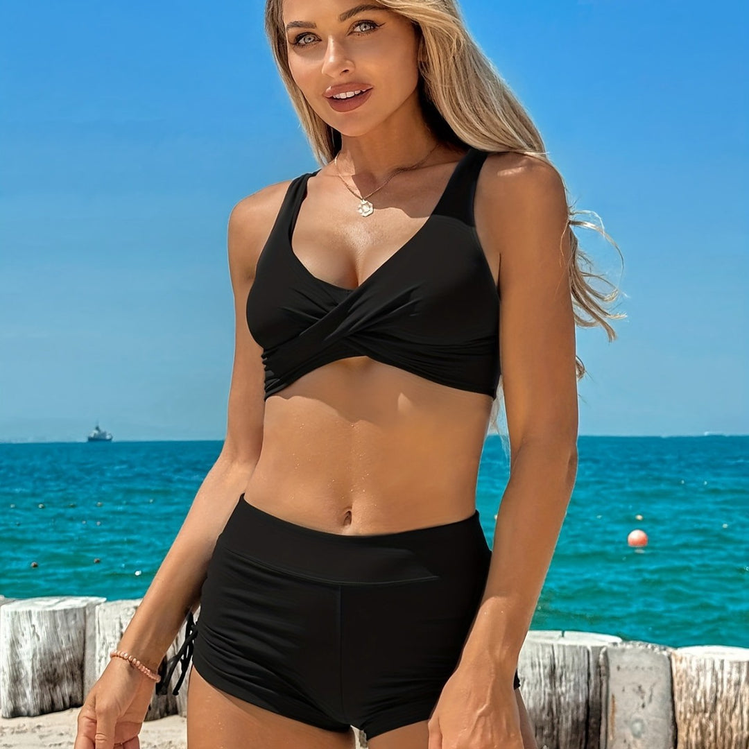 Damen Sportives Bikini-Set mit Wickeloberteil und hochgeschnittenen Shorts Echo Archiv