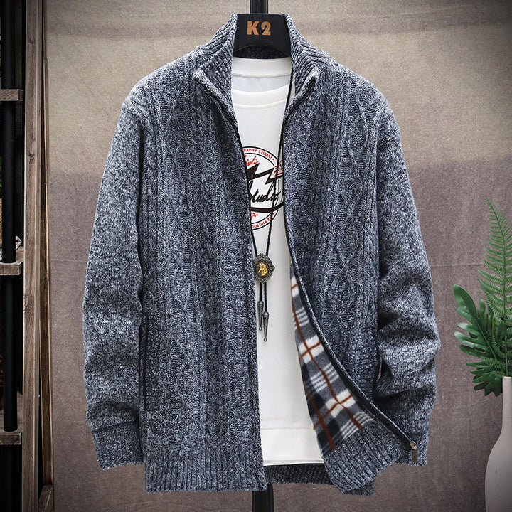 Herren Strickjacke mit hohem Kragen und strukturiertem Design Echoarchiv