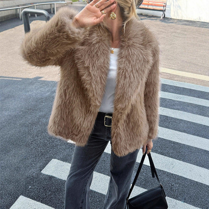 Damen Kurzjacke aus dichtem Hochflor‑Faux‑Fur mit voluminösem Umlegekragen Echo Archiv