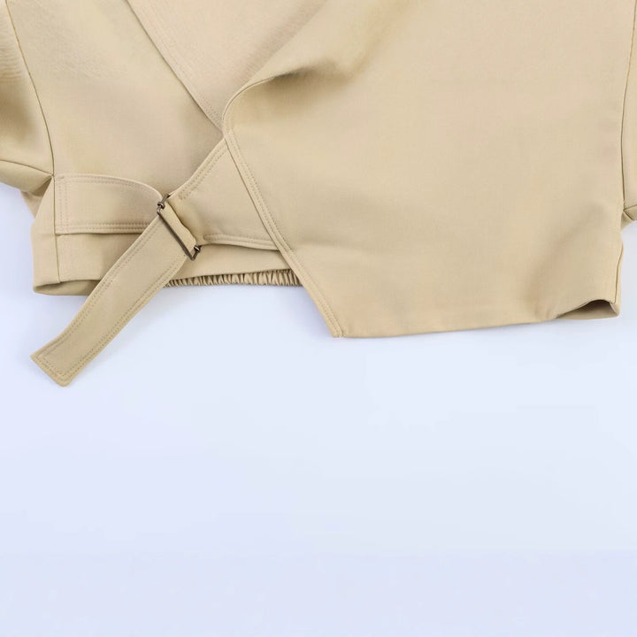 Damen Oversized Cropped-Jacke mit großem Schalkragen, Taillenriegel und Ballonärmeln Echo Archiv