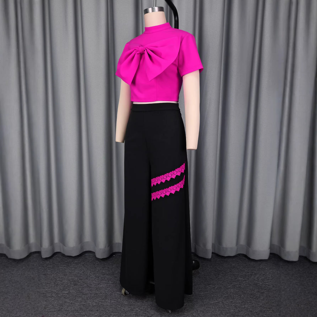 Damen Modische kurzärmlige Bluse mit dekorativem Schleifen-Detail – Élovi