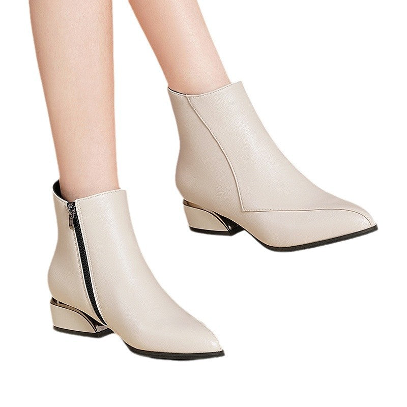 Damen nan elegante Kurzstiefelette mit spitz zulaufender Vorderkappe seitlichem Reißverschluss und metallischem Blockabsatz Echo Archiv