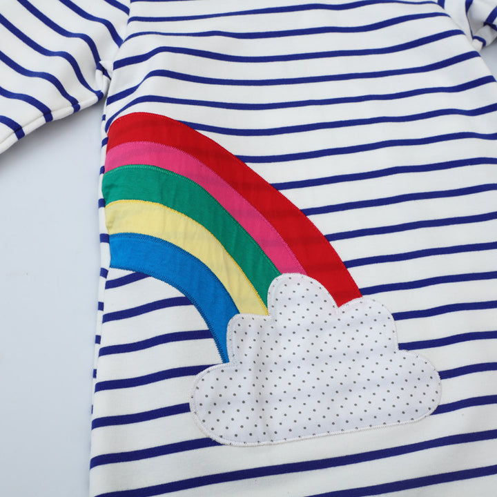 Mädchen Kapuzenkleid mit buntem Regenbogenmotiv Echo Archiv