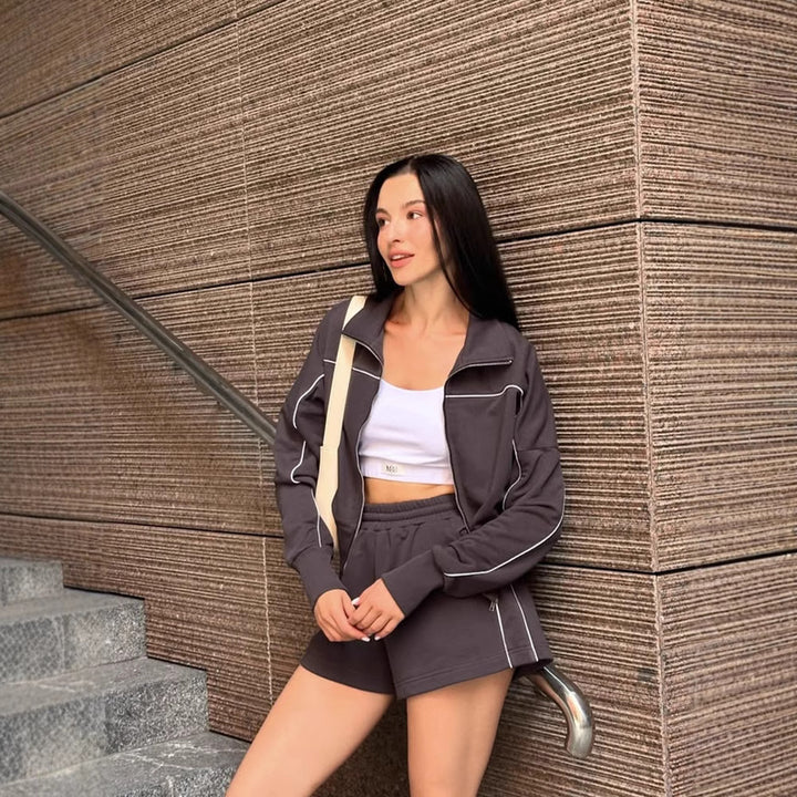 Damen nan athletischer Zweiteiler mit formendem Sportbustier, taillierter Highwaist-Sweatshorts und Zip-Hoodie Echo Archiv