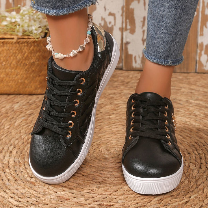 Damen modische Sneakers mit quiltetem Muster und eleganten Details Echo Archiv