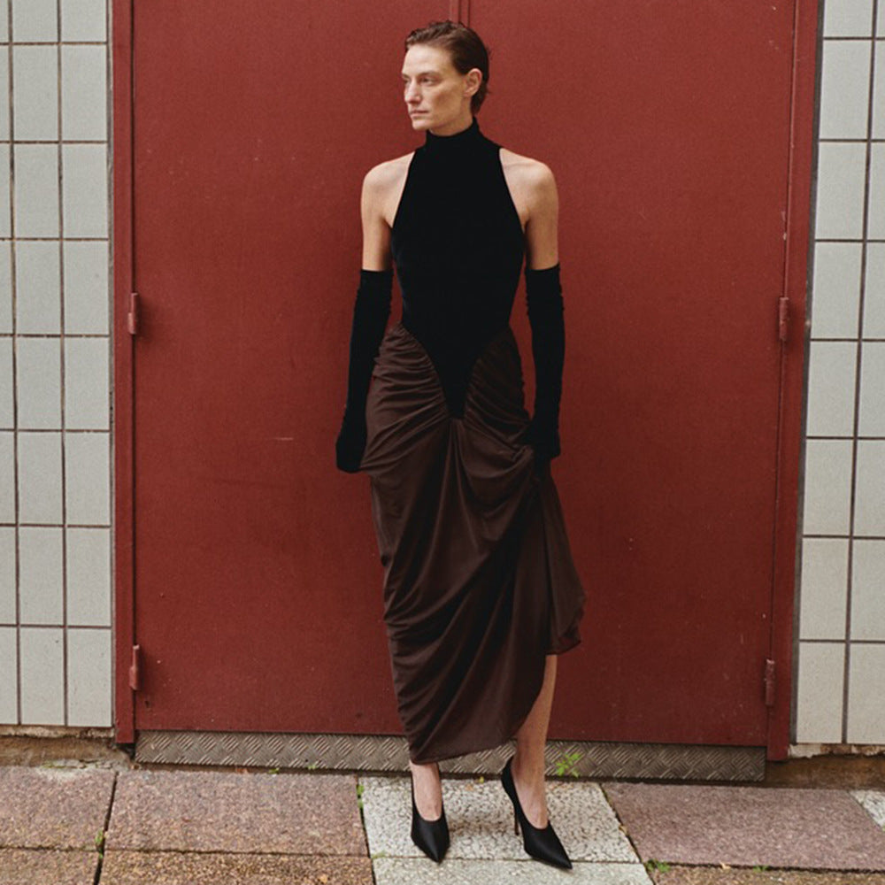 Damen Maxikleid mit hochgeschlossenem Design und kunstvollem Drapierungseffekt Echo Archiv