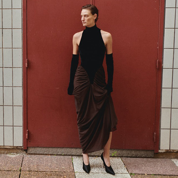 Damen Maxikleid mit hochgeschlossenem Design und kunstvollem Drapierungseffekt Echo Archiv