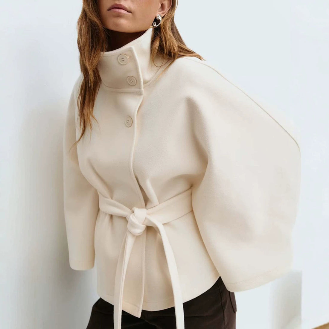 Damen Kurzcape-Mantel mit Stehkragen, Oversize-Ärmeln und Bindegürtel Echo Archiv