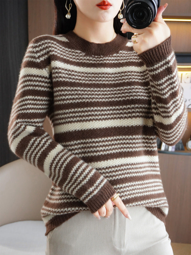 Damen Kuscheliger Streifenpullover aus Mohair‑Optik mit kastiger Passform und Rundhalsausschnitt Echoarchiv