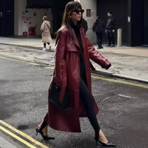 Damen Langer Kunstleder‑Trenchcoat mit Taillengürtel, weitem Revers und wasserabweisender Oberfläche Echo Archiv