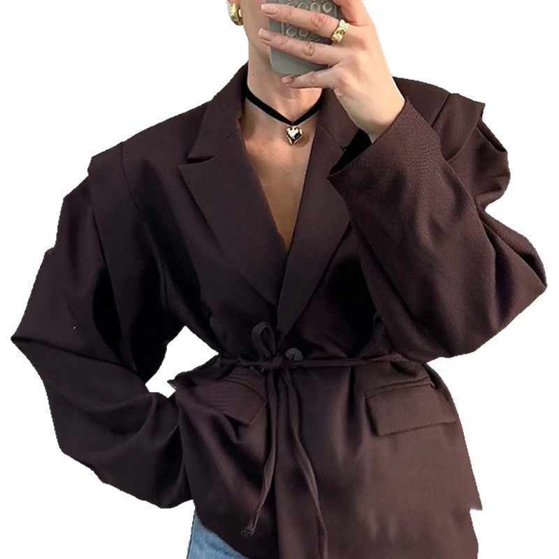 Damen nan taillierter Blumenblazer mit Bindegürtel und Reverskragen Echo Archiv