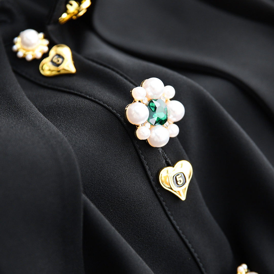 Damen Elegante und raffinierte Bluse mit Schmuckknöpfen Echoarchiv