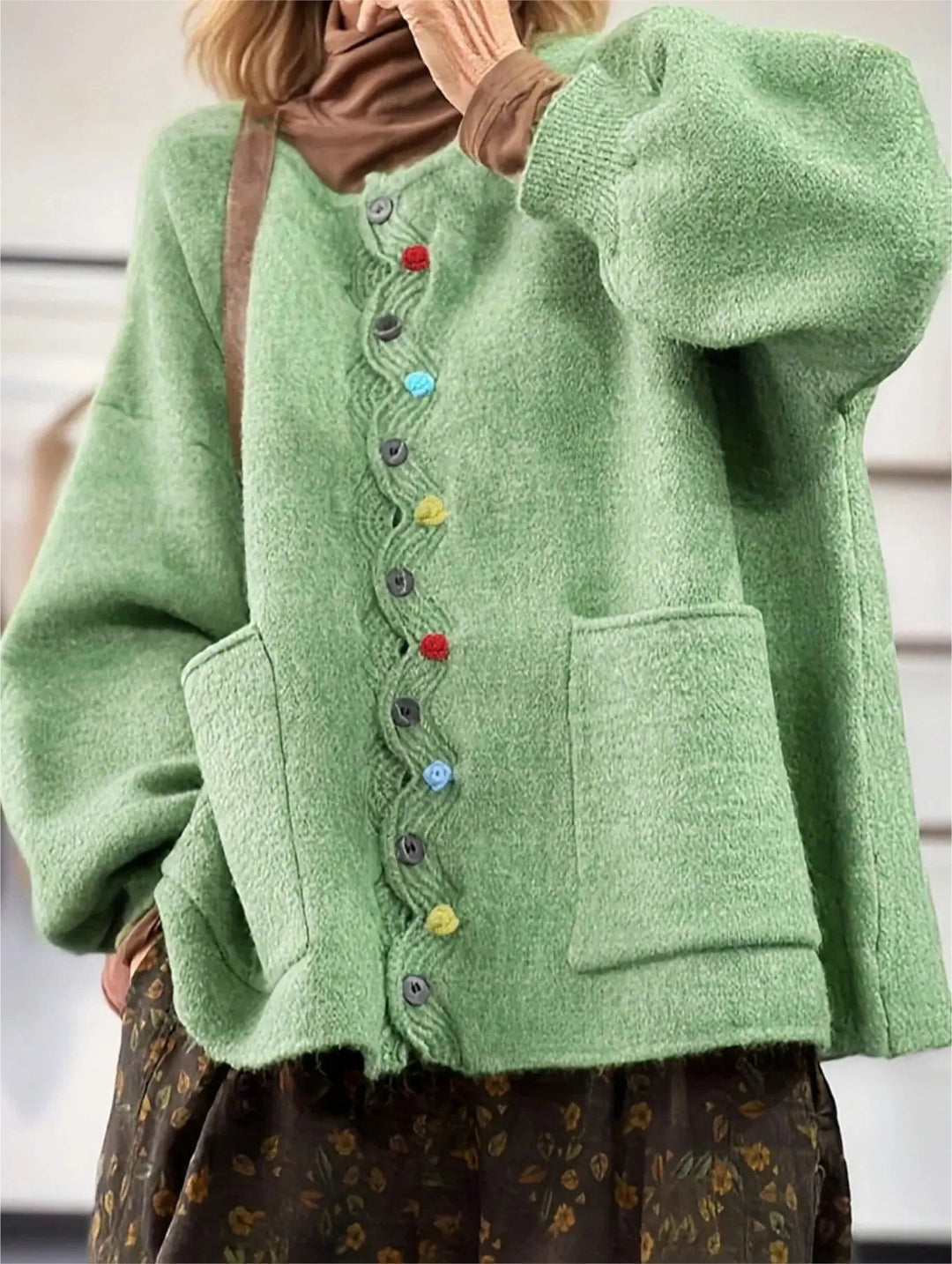 Damen Oversized Strickcardigan mit Zierknopfleiste und aufgesetzten Taschen – Veloura