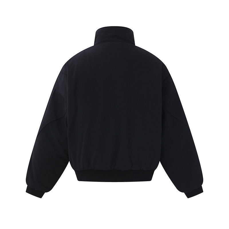 Unisex Boxy-wattierte Kurzjacke mit hochgeschlossenem Stehkragen und minimalistischer Nahtführung Echoarchiv