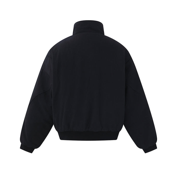 Unisex Boxy-wattierte Kurzjacke mit hochgeschlossenem Stehkragen und minimalistischer Nahtführung Echoarchiv