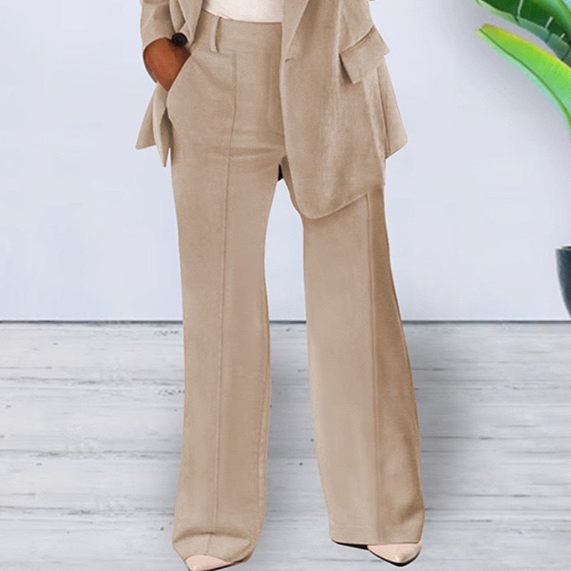 Damen nan bürotaugendes Hosenanzug Set mit weiter Hose und tailliertem Blazer Echo Archiv