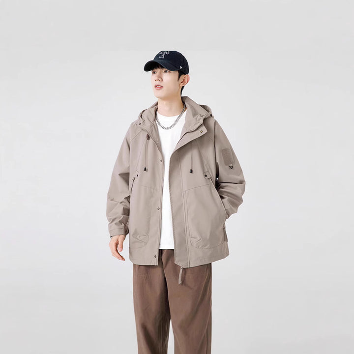 Herren Windbreaker-Jacke mit verstellbarem Kapuzenkragen und praktischen Taschen Echoarchiv