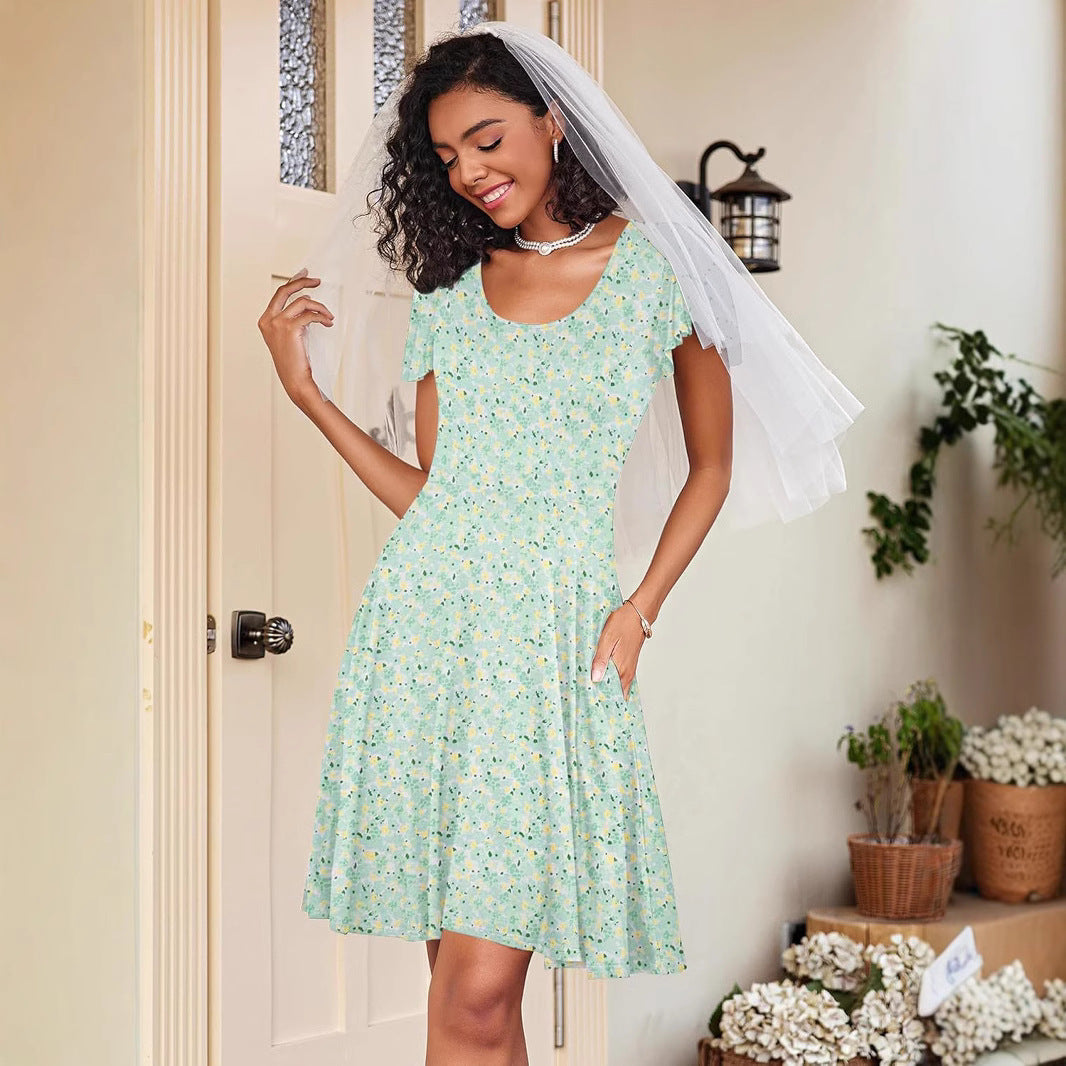 Damen Sommerliches Kleid mit floralem Muster und schwingendem Rock Echo Archiv