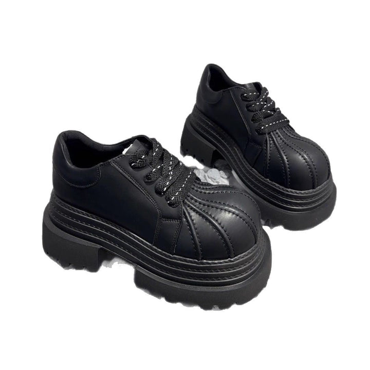 Damen Chunky Sneaker mit robustem Profil und stylischer Nahtdetails Echo Archiv