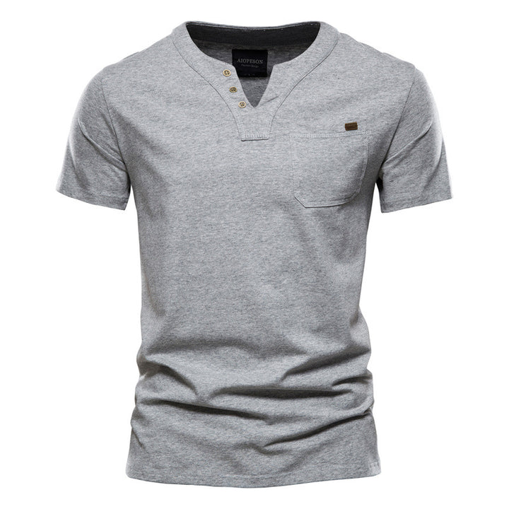 Herren Kurzarm-Shirt mit modernem Henley-Ausschnitt und Brusttasche Echoarchiv