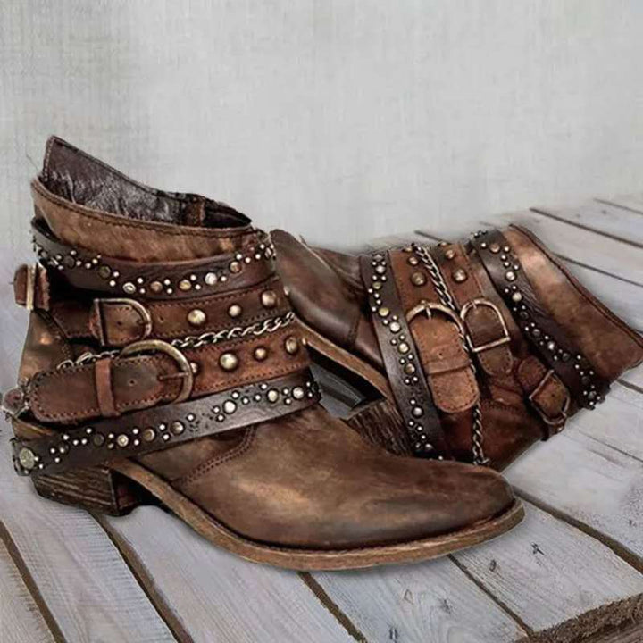 Damen Western‑Ankleboots mit dekorativen Schnallenriemen, Nieten und Ketten Echo Archiv