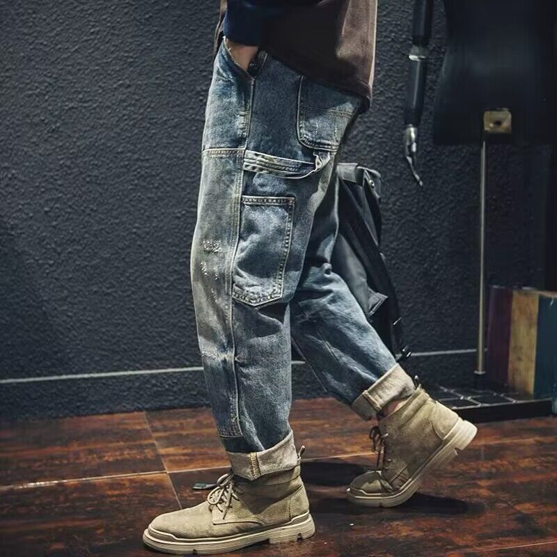 Herren Lässige Jeans mit modernen Akzenten Echoarchiv