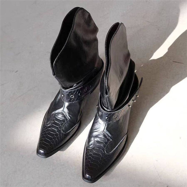 Damen Cowboystiefel mit spitzer Zehenpartie, Schlangenprägung und Nietenriemen Echo Archiv