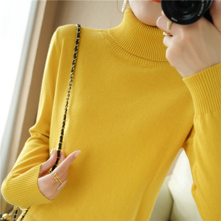 Damen Minimalistischer Feinstrick-Rolli mit hohem Rippkragen und schmaler Passform Echoarchiv