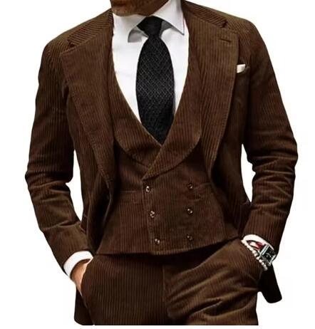 Herren eleganter Cordanzug mit Weste und stilvollem Revers Echoarchiv