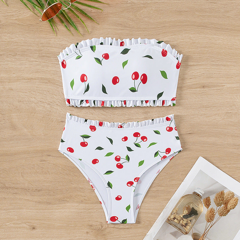 Damen Bandeau-Bikini mit fröhlichem Kirschmuster und eleganter Rüsche Echo Archiv