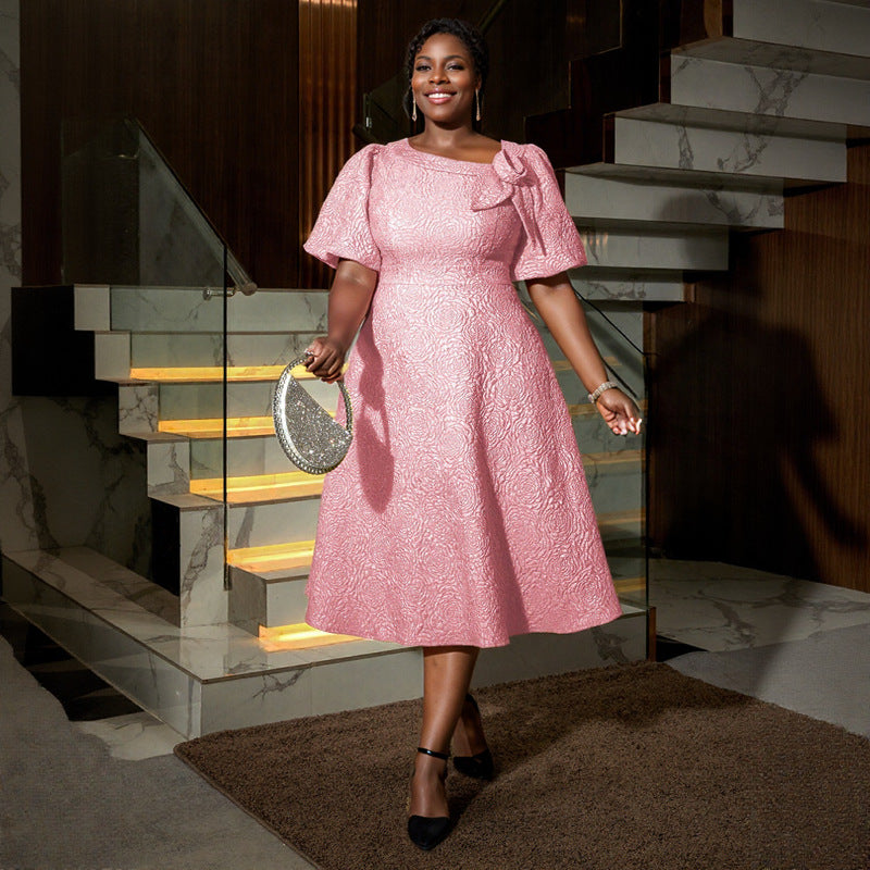Damen Elegantes Kleid mit strukturierter Blumenapplikation Echo Archiv
