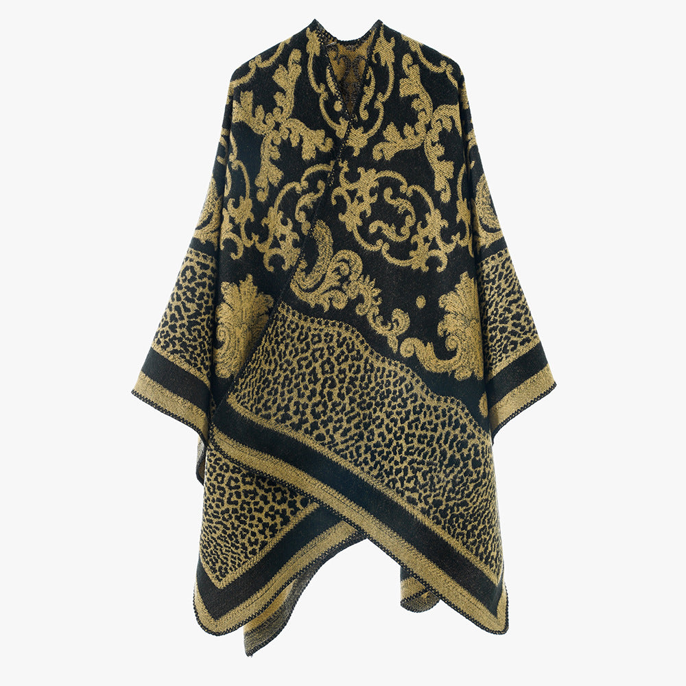 Damen Jacquard‑Capeponcho mit barockem Ornamentmuster und spitzem Zipfelsaum – Avérine